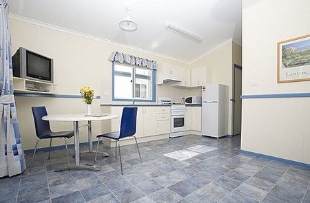 Crestview Top Tourist Park - Accommodation Mermaid Beach 1