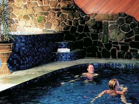 Falls Creek Hotel - Accommodation Mermaid Beach 3