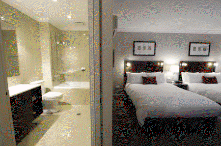 Carlyle Suites & Apartments - Accommodation Mermaid Beach 1