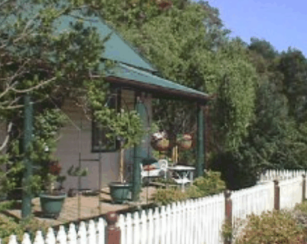 Trines Cottage - Accommodation Mermaid Beach