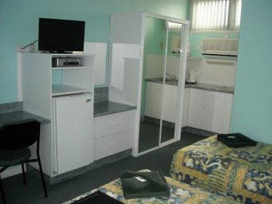 The Tree Motel - Accommodation Mermaid Beach 3