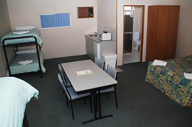 Oasis By The Lake - Accommodation Mermaid Beach 3