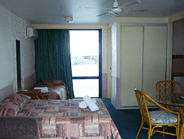 Club Surfers - Accommodation Mermaid Beach