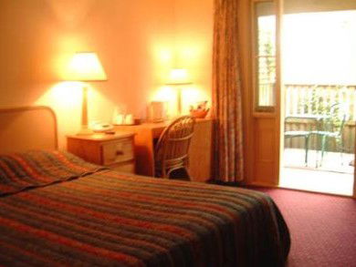Mclaren Hotel - Accommodation Mermaid Beach 4