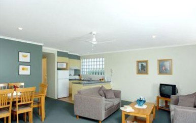 Beaches Holiday Resort - Accommodation Mermaid Beach 0