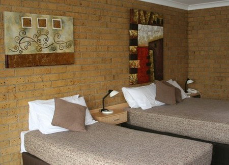 Airport Admiralty Motel - Accommodation Mermaid Beach 1