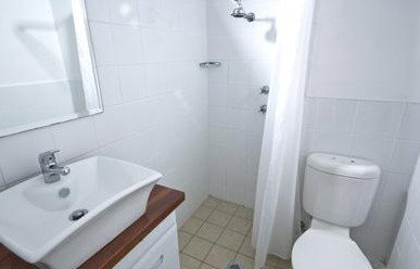 City Crown Lodge - Accommodation Mermaid Beach 4