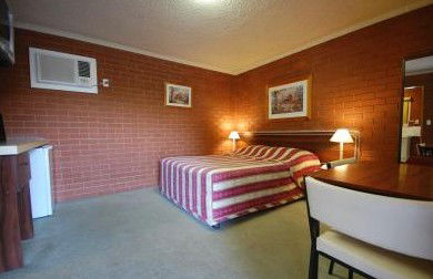 Junction Motor Inn - Accommodation Mermaid Beach 2