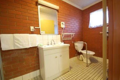 Junction Motor Inn - Accommodation Mermaid Beach 3