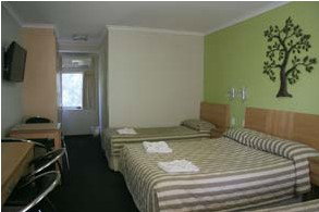 Queensgate Motel - Accommodation Mermaid Beach 2