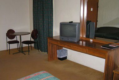 Seaton Arms Motor Inn - Accommodation Mermaid Beach 1