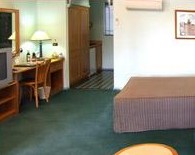 Young Federation Motor Inn - Accommodation Mermaid Beach 0