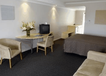 Dog Rock Motel - Accommodation Mermaid Beach 1