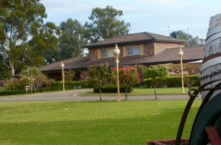 Carriage House Motor Inn - Accommodation Mermaid Beach 0
