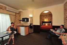 Highlander Motor Inn And Apartments - Accommodation Mermaid Beach 0