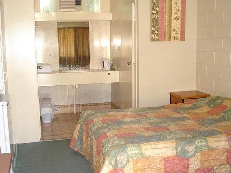 Hi Roller Motel - Accommodation Mermaid Beach 1