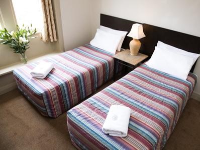 Avoca Lodge - Accommodation Mermaid Beach 1