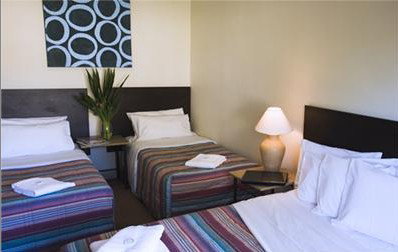 Avoca Lodge - Accommodation Mermaid Beach 2