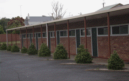 Le Cavalier Court Motel - Accommodation Mermaid Beach 2