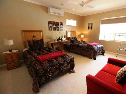 Armadale Cottage B And B - Accommodation Mermaid Beach 1