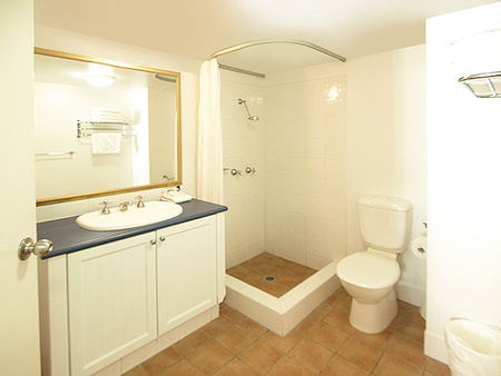 Oaks Calypso Plaza - Accommodation Mermaid Beach 4