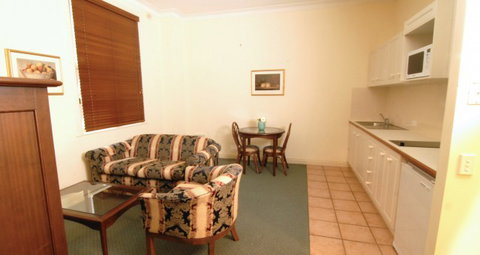 Rothbury On Ann Heritage Apartment Hotel - Accommodation Mermaid Beach 1