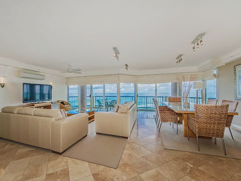 AA Oceana On Broadbeach - Accommodation Mermaid Beach 12