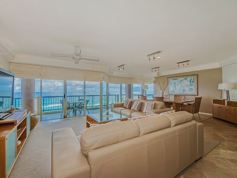 AA Oceana On Broadbeach - Accommodation Mermaid Beach 14