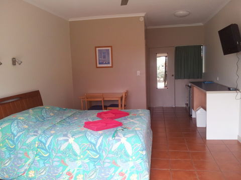Bowen Arrow Motel - Accommodation Mermaid Beach 3