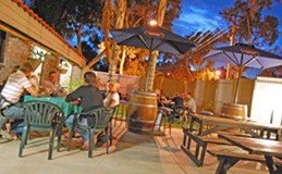 Toddy's Backpackers Resort - Accommodation Mermaid Beach 4