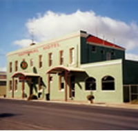 National Hotel - Accommodation Mermaid Beach