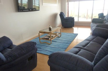 Lincoln View Holiday Home - Accommodation Mermaid Beach 4