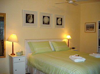 Middleton Cottage - Accommodation Mermaid Beach 2