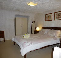 Underground Bed and Breakfast - Accommodation Mermaid Beach