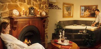 Paringa House B&B Stone Cottages - Accommodation Mermaid Beach 1