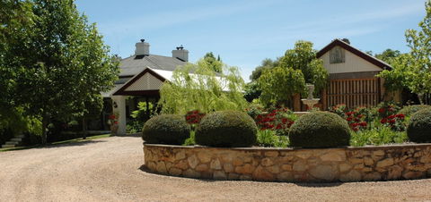 Paringa House B&B Stone Cottages - Accommodation Mermaid Beach 3