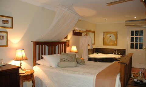 Paringa House B&B Stone Cottages - Accommodation Mermaid Beach 4