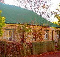 Colonial Cottages of Ross - Captain Samuels Cottage - Accommodation Mermaid Beach
