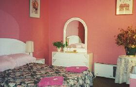 Cressy TAS Accommodation Mermaid Beach