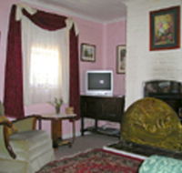 Hollyhock Cottage - Accommodation Mermaid Beach