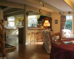 Hide-Away Cottage Retreat - Accommodation Mermaid Beach 3