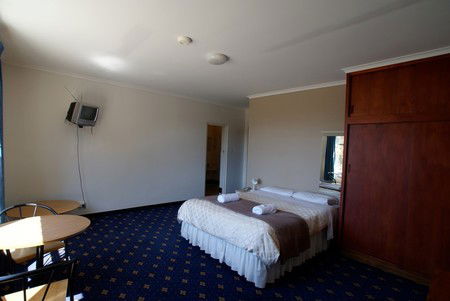 Wharf Hotel Wynyard - Accommodation Mermaid Beach 2