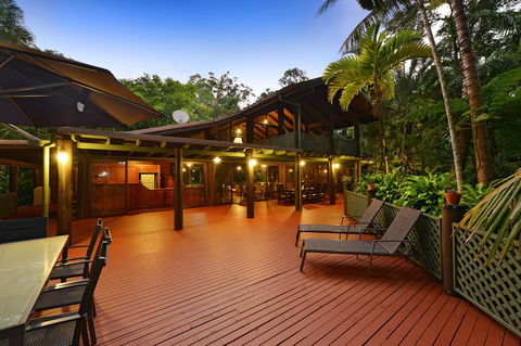 Wait A While Retreat - Accommodation Mermaid Beach 1