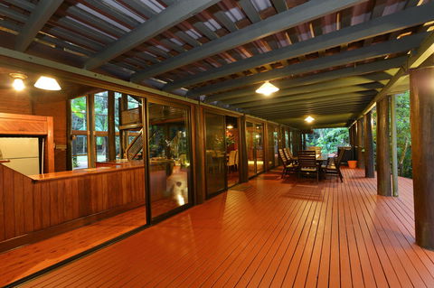 Wait A While Retreat - Accommodation Mermaid Beach 3