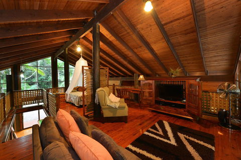 Wait A While Retreat - Accommodation Mermaid Beach 5