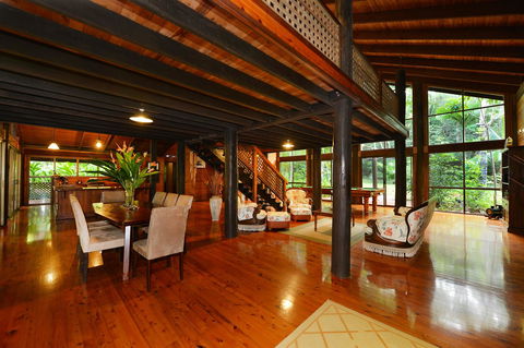 Wait A While Retreat - Accommodation Mermaid Beach 8
