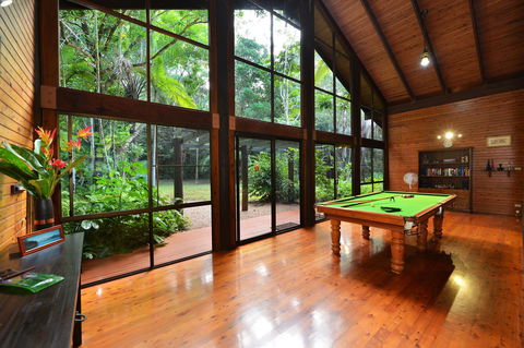 Wait A While Retreat - Accommodation Mermaid Beach 9