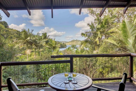Secrets On The Lake - Accommodation Mermaid Beach 0