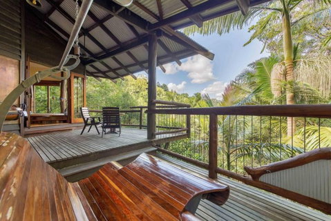 Secrets On The Lake - Accommodation Mermaid Beach 3