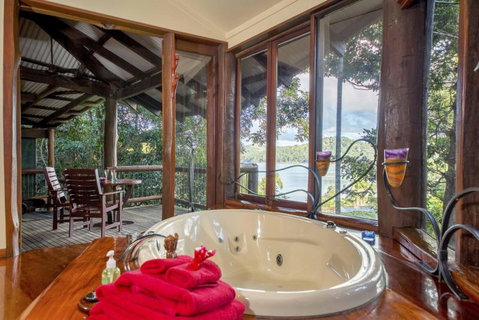 Secrets On The Lake - Accommodation Mermaid Beach 4